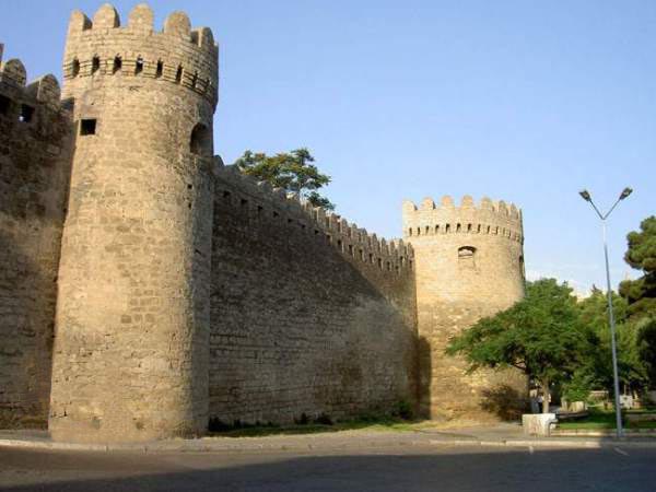 Famous Baku castle - Azerbaijani Turkish Russian translations