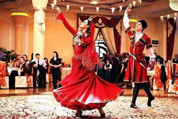 Azerbaijani dances - Azerbaijani Turkish Russian translations