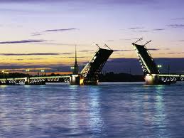 Разводной мост над Невой – один из 13 такого типа - Перевод русского, азербайджанского, турецкого языка